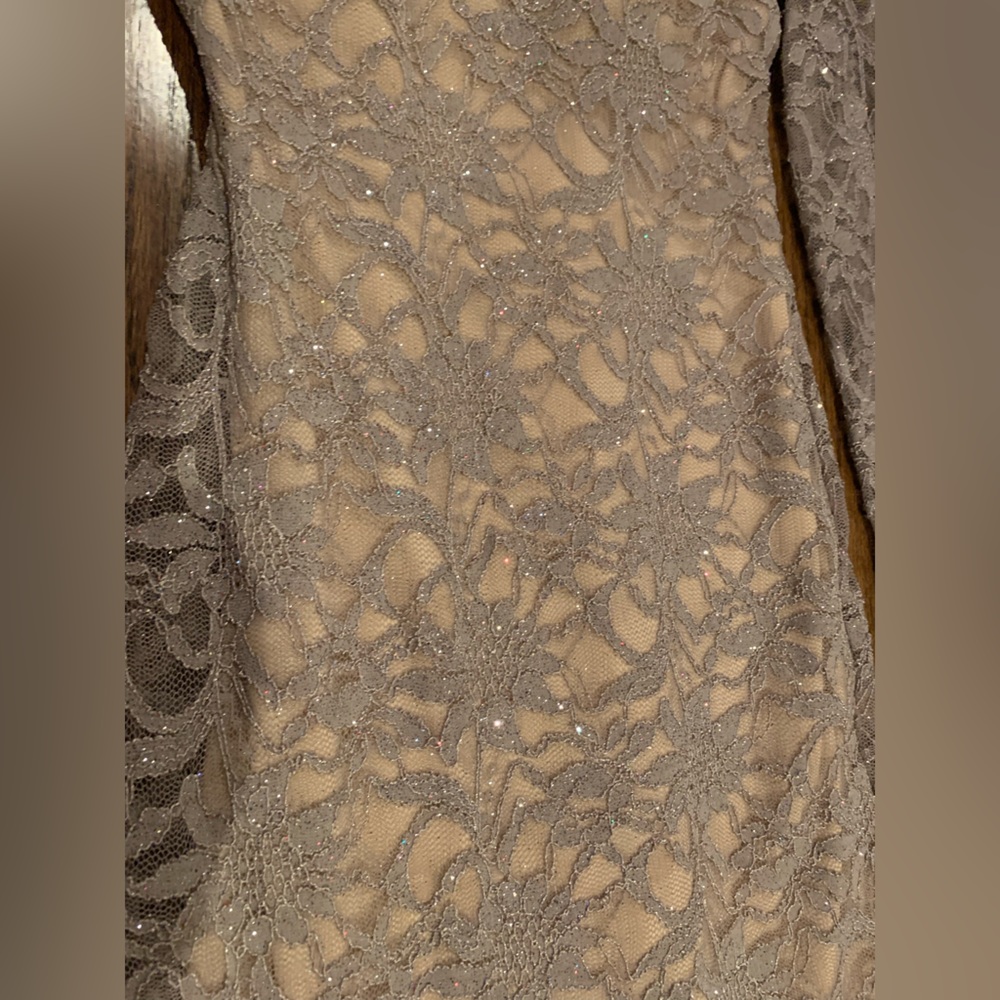 Dress - Picture 3 of 4